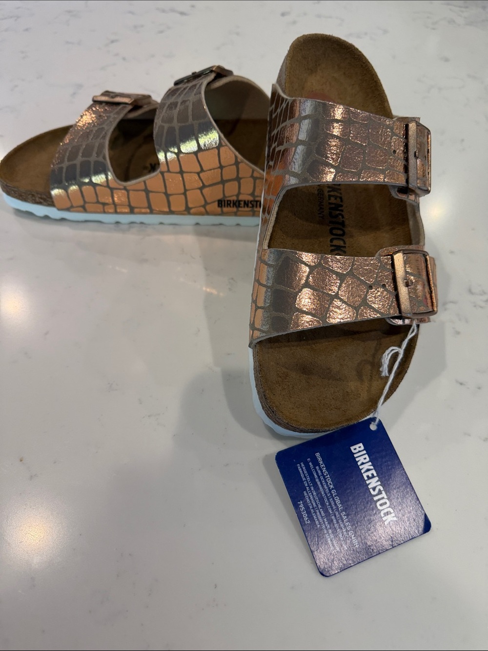 NWT Birkenstock Rose Gold Size 8 (39)